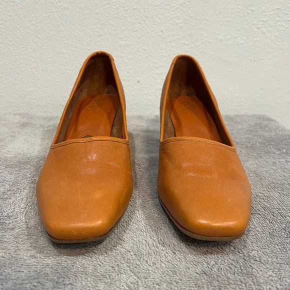 Leather Block Heel Pumps| Franco Sarto | Brown | Classic Work Shoe - Picture 3 of 5